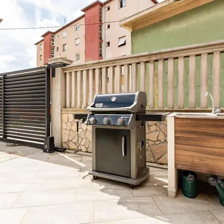 Dp By Istra Vacation 普拉